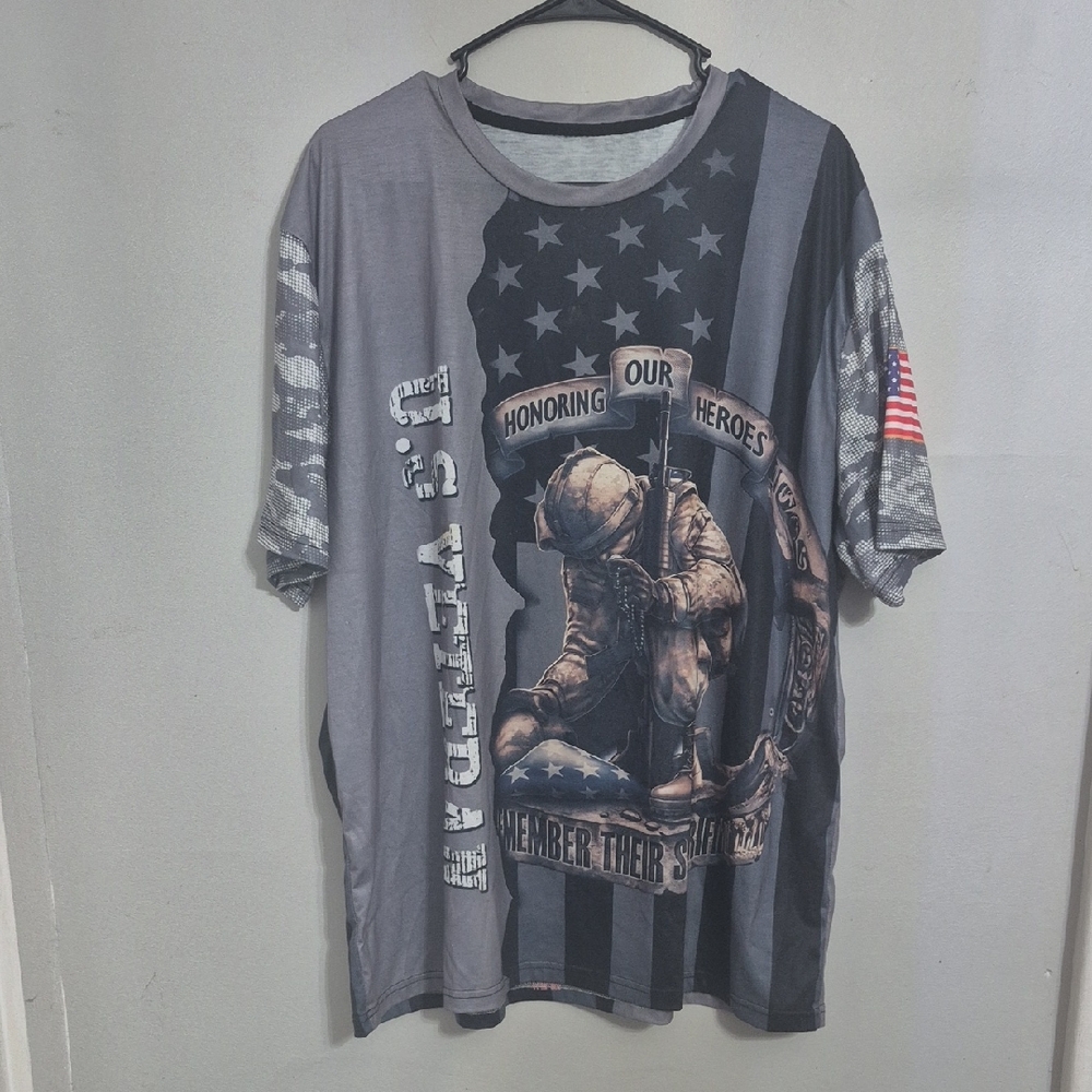 Patriotic Graphic Men's T-Shirt - Gray